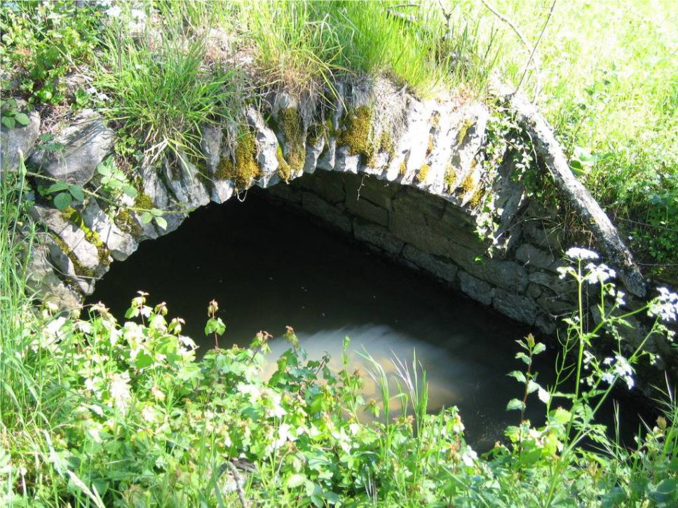 Petit pont de pierre